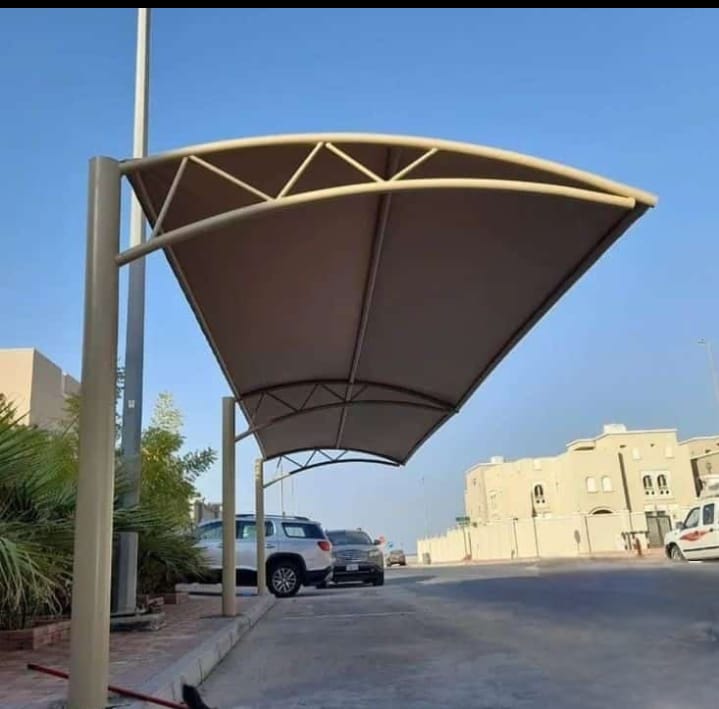 مظلات بأحجام وأشكال